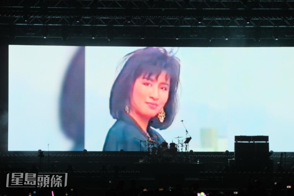 經典作《紅色跑車》的MV女主角，正是當年剛出道、年僅19歲的吳君如。