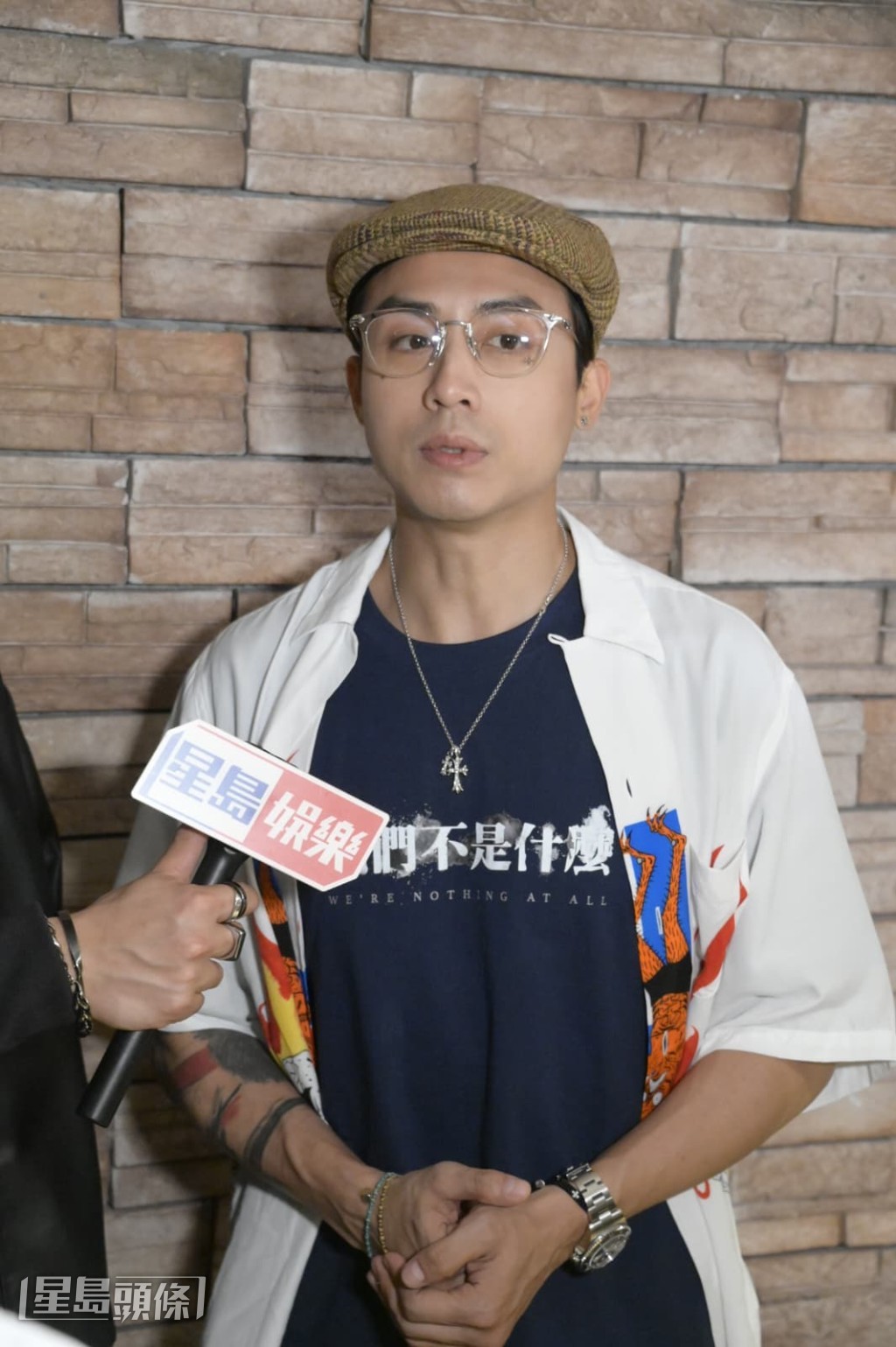 對於姜濤決定今年不推新歌，AK表示兄弟必定支持他的個人決定。