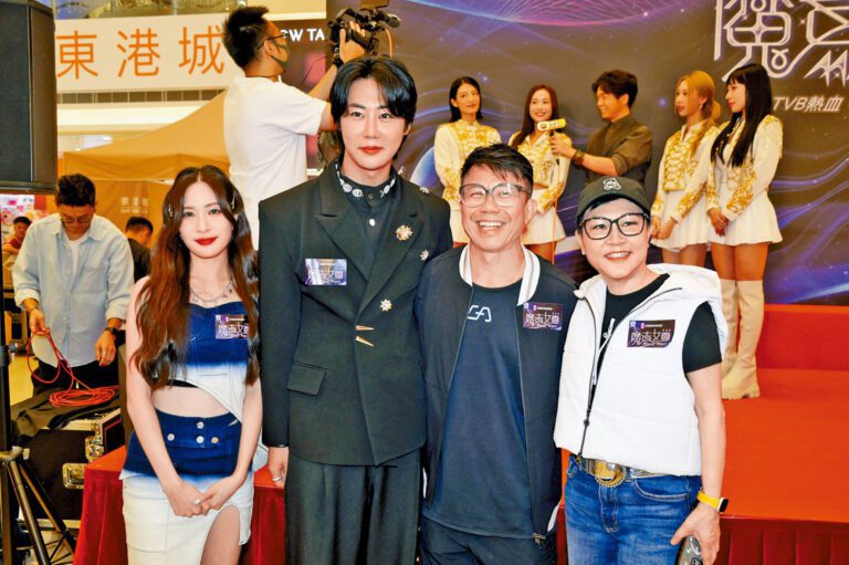 Yong Heo（左二）終與偶像陳潔靈（右一）見面。