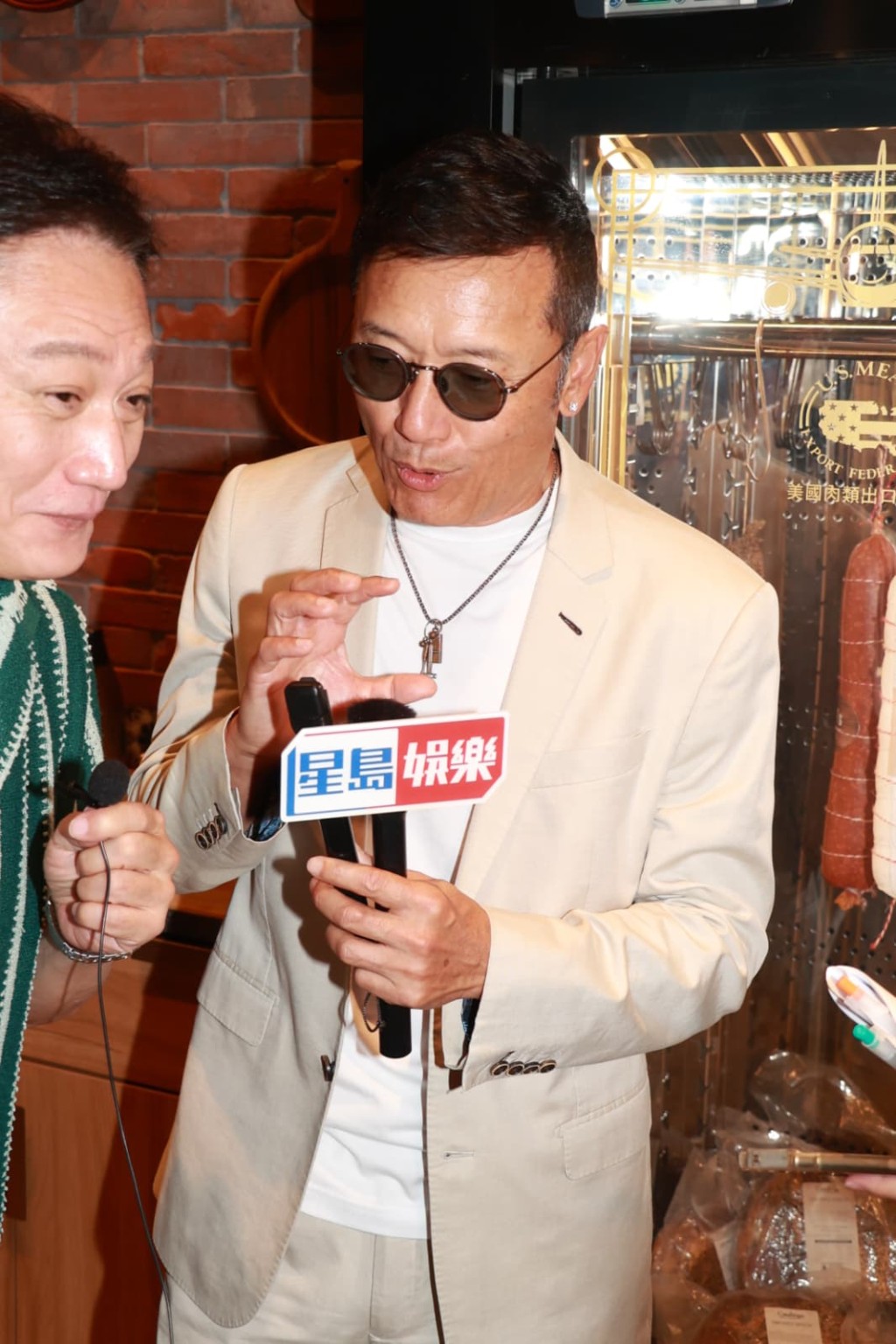苗僑偉介紹，《重案解密》取材自香港奇案，部份單元劇情頗為血腥。