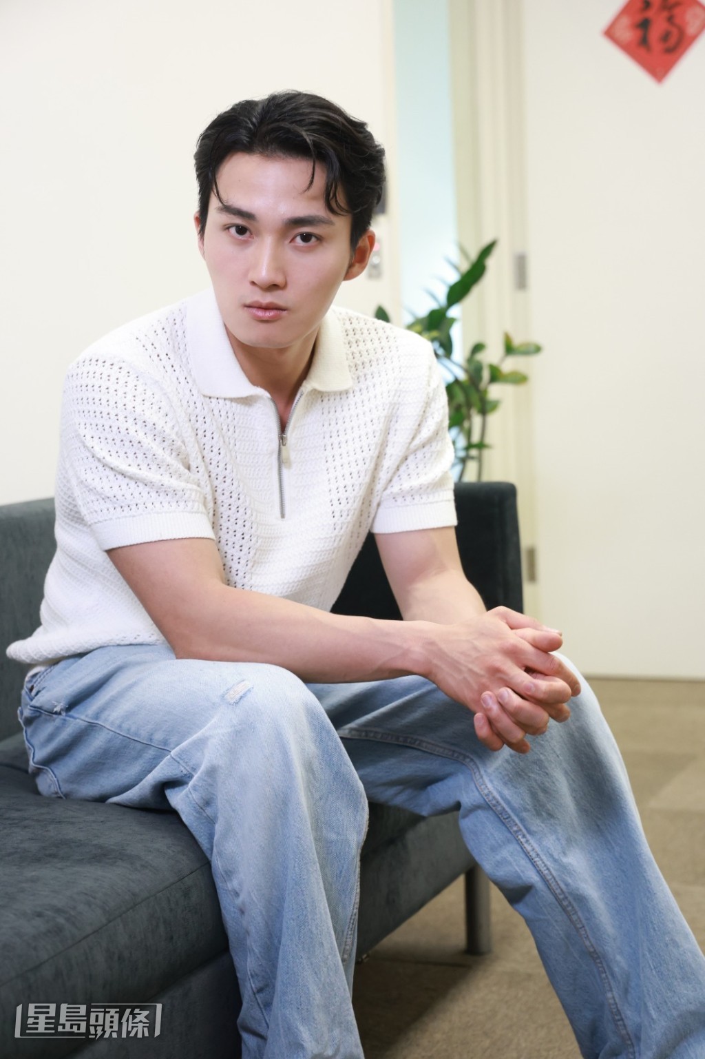 接到「鄭官」這個富挑戰性的角色，周嘉洛坦言第一個想法是極具難度。