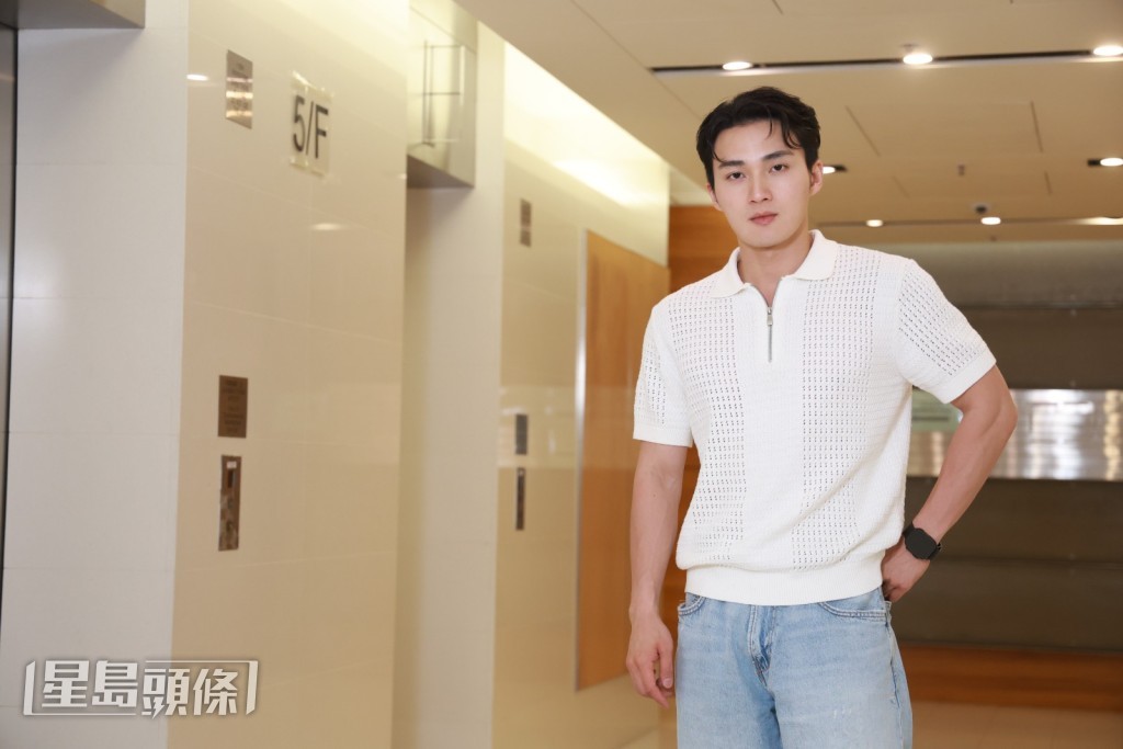 入行十年，周嘉洛一直以《愛‧回家之開心速遞》的「金城安」陪伴觀眾成長。