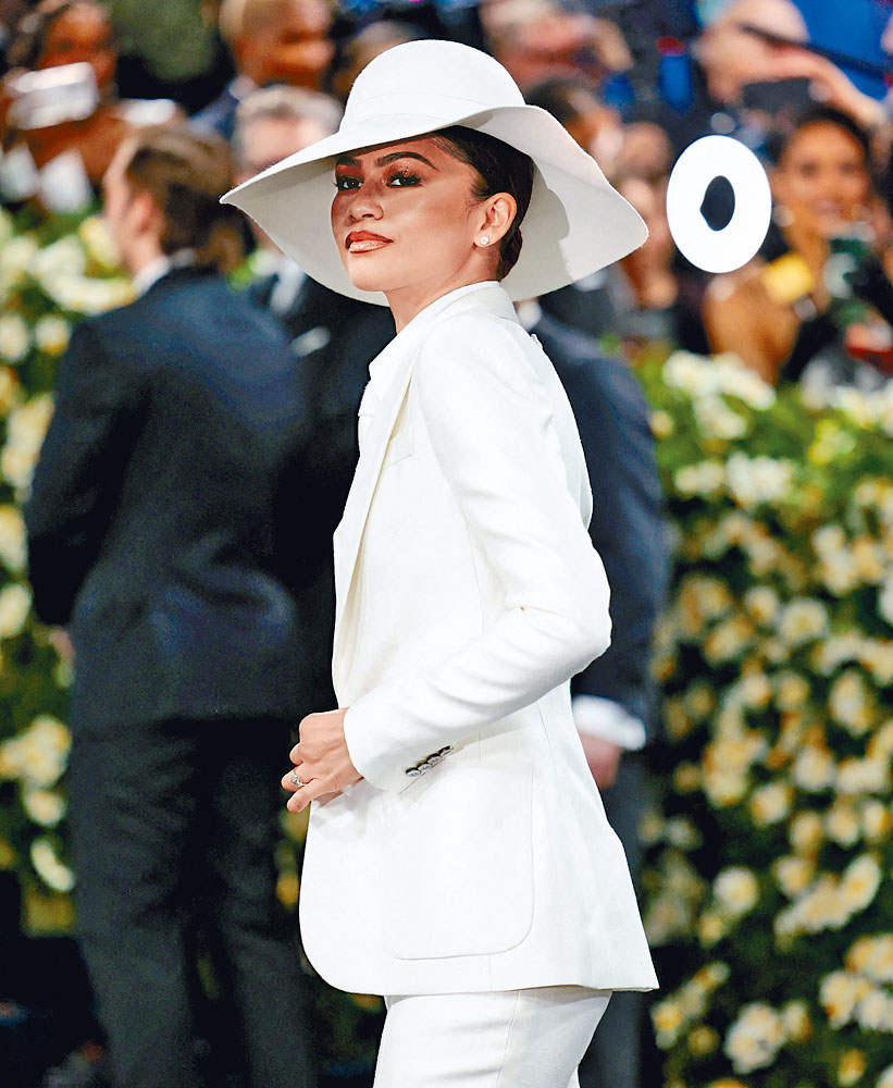 新一代紅毯女王Zendaya將缺席Met Gala，有人懷疑她此舉是為了杯葛貝索斯夫婦。