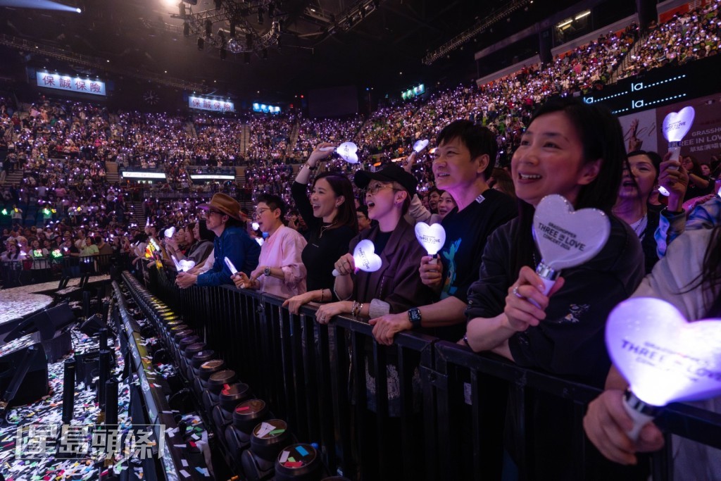 佘詩曼、錢嘉樂與湯盈盈等星級好友現身演唱會捧場。