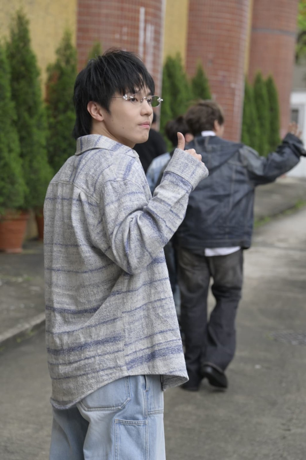Ian與其粉絲（hellosss）道別。