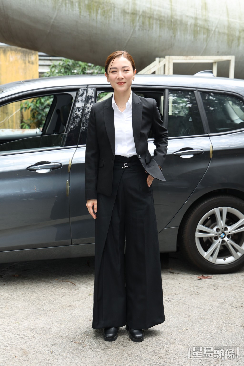 王敏奕為了角色，自費添置服裝，飾演一位正義律師。