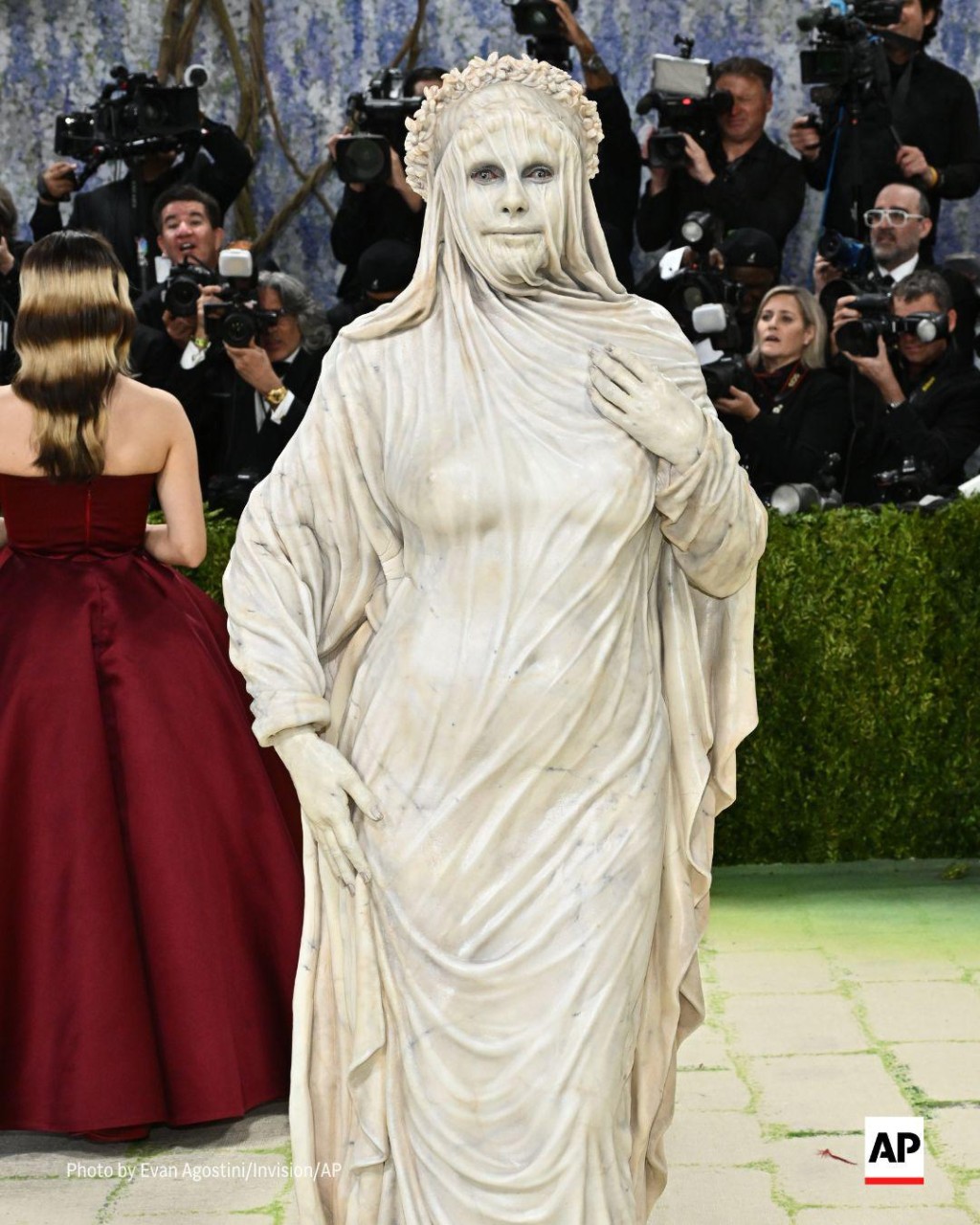 名模Heidi Klum的自由神像造型十分突出。