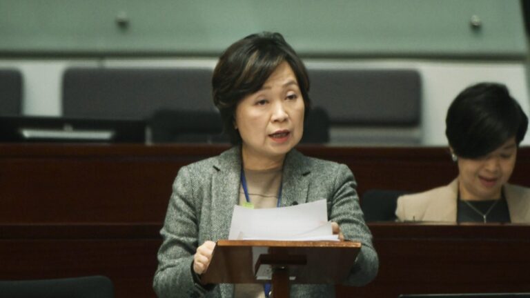 非本地本科生人數達2萬 教育局與內地合作加強學歷核查