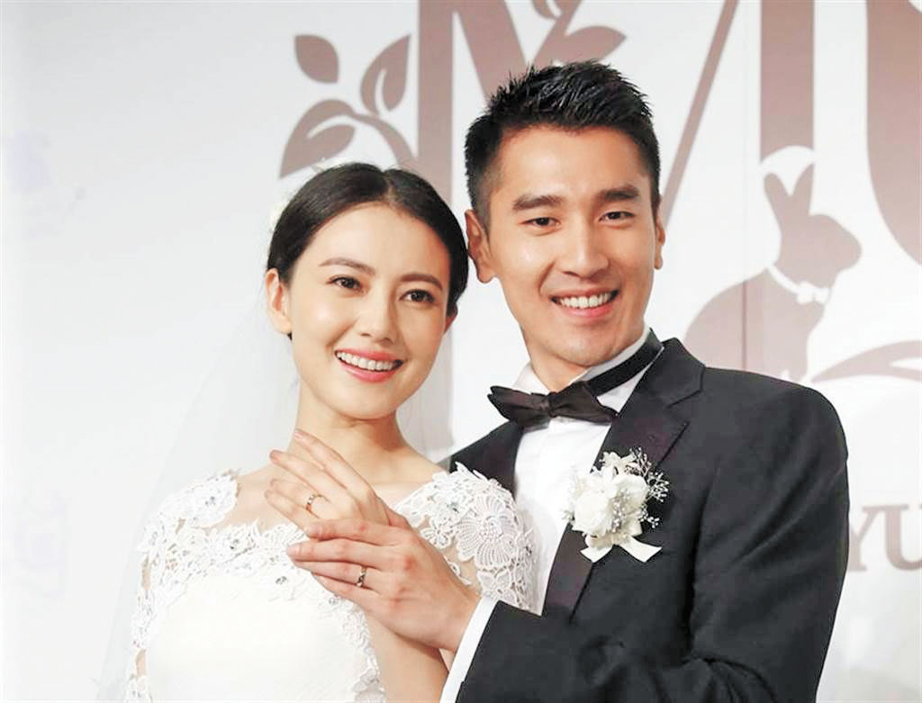 ■高圓圓2014年嫁給趙又廷，婚後幸福美滿。網上圖片