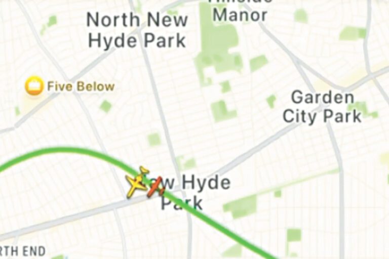 事發於4日下午，當時兩機最近距離僅 500呎。 FlightRadar24圖片