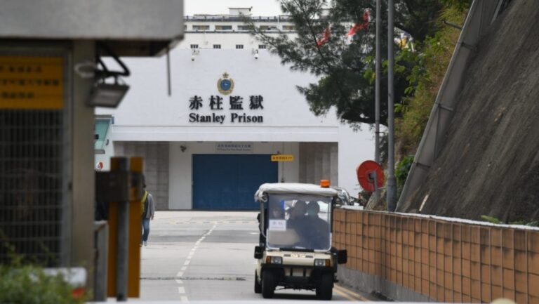 赤柱監獄還押男囚情緒失控襲擊懲教人員 遭噴椒制服