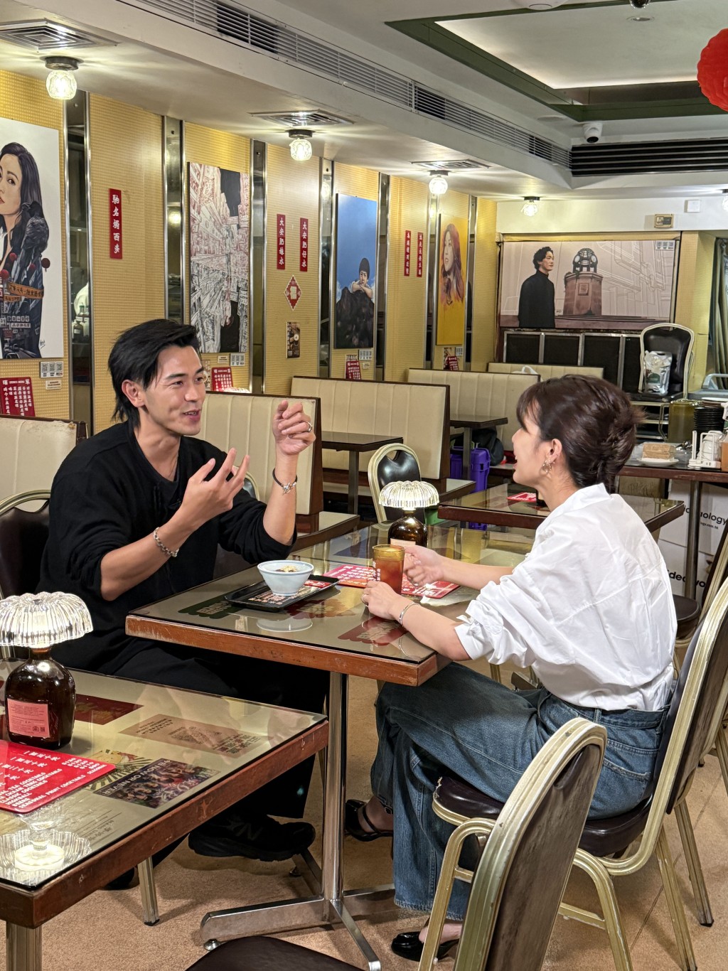 馬志威及鄺芷凡在節目中一同品味亞洲飲酒文化新趨勢。