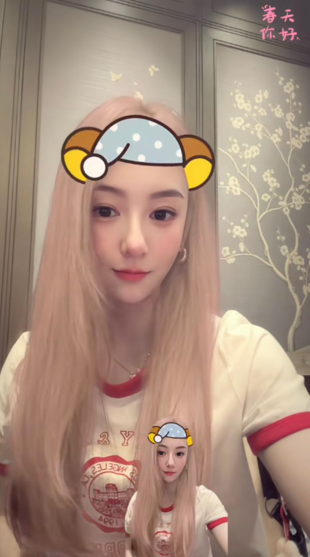 她擺出可愛表情，被讚充滿青春氣息。