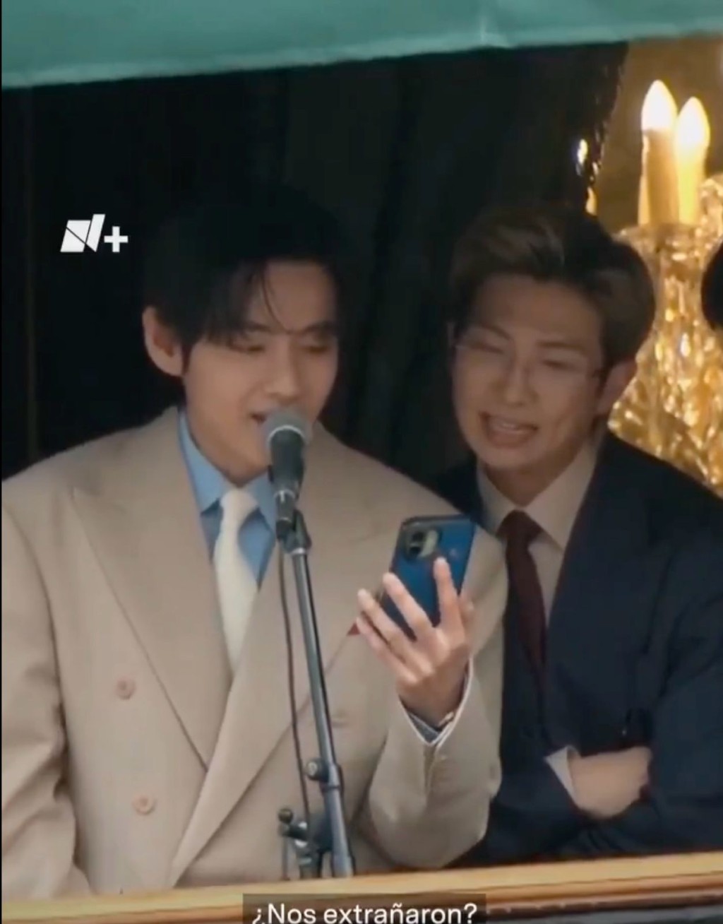 在國家宮的活動上,BTS成員V以西班牙語與粉絲交流。