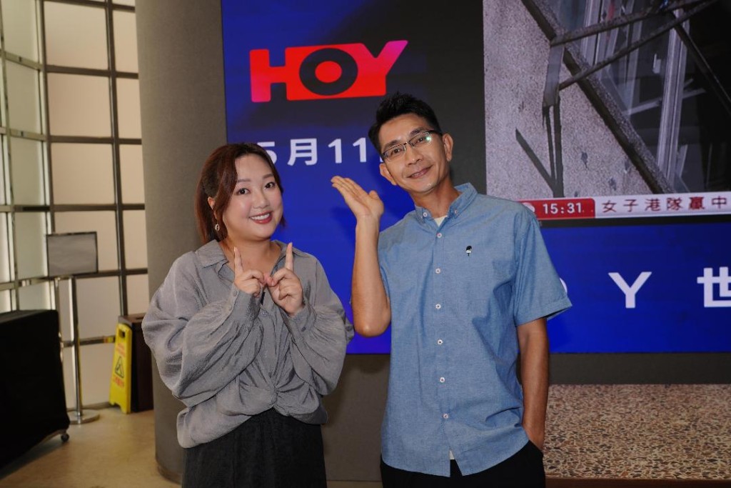 李尚正開玩笑指HOY TV轉台徽顏色後成「三色台」。