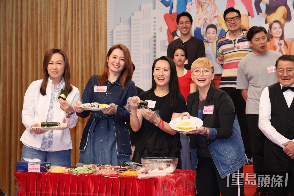 演員們一同參與遊戲環節。