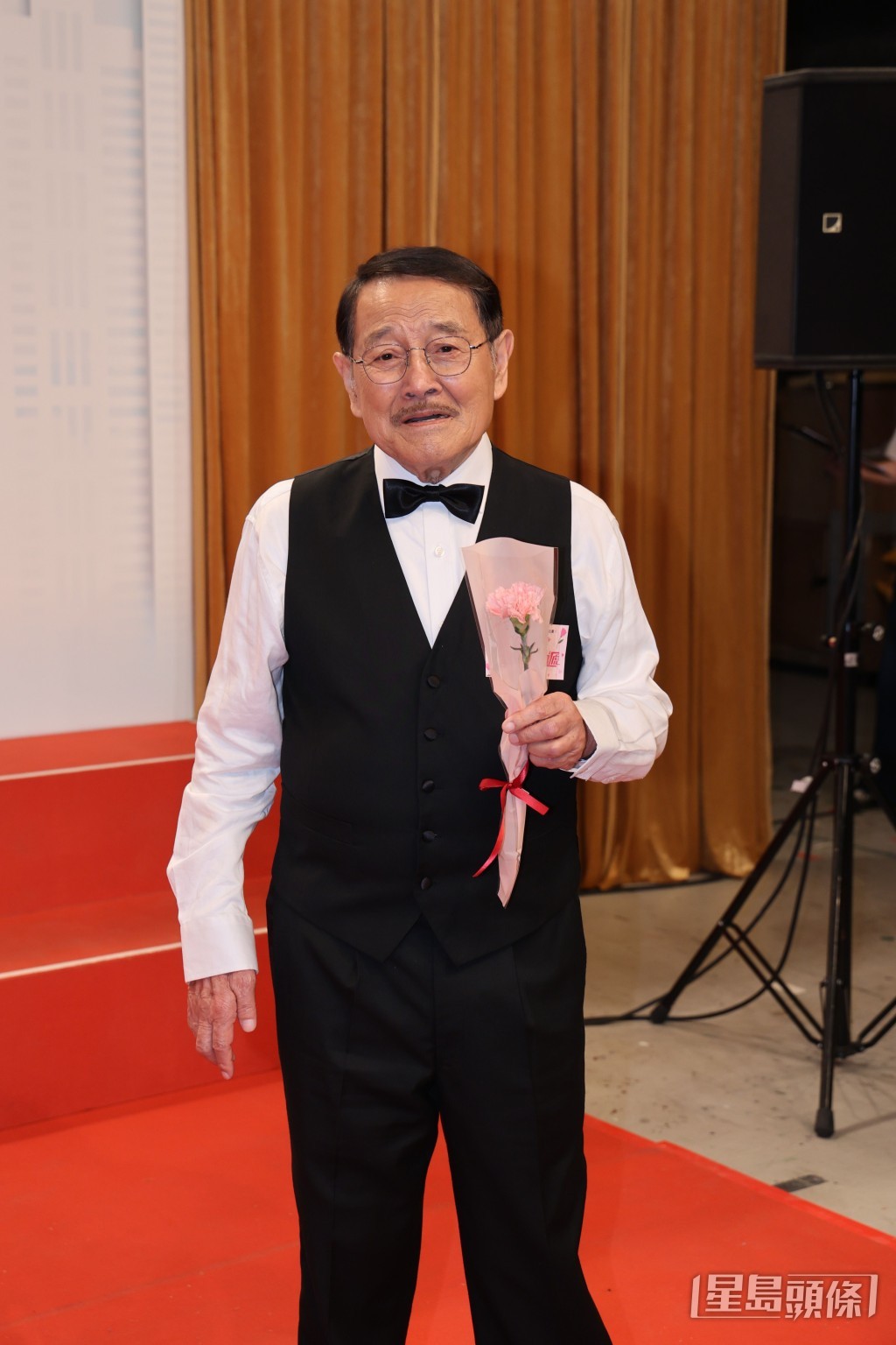 劉丹透過訪問向李家鼎送上問候。