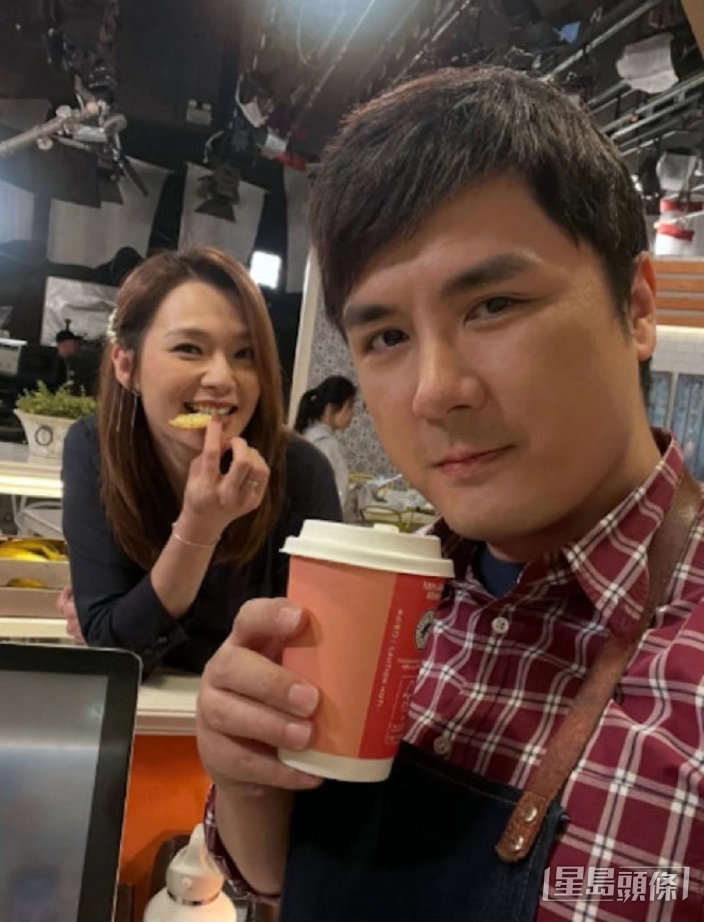 李泳豪復工後，獲呂慧儀請飲咖啡。