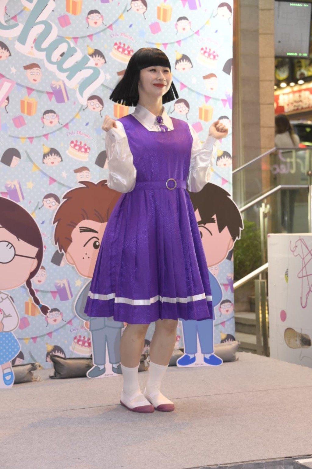 成員Aimu在舞台上展現舞姿。