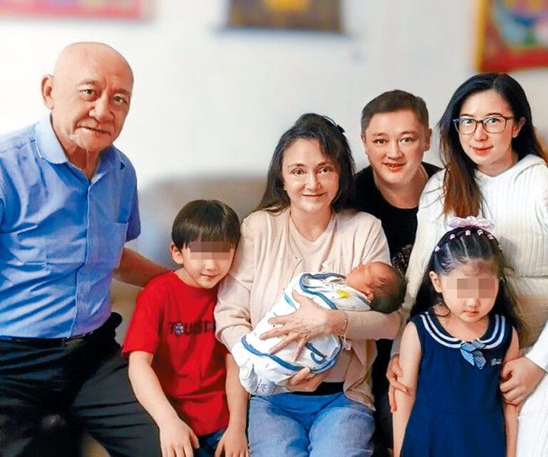 ■鼎爺日前曾表示向大仔泳漢提供金錢，純粹是因為前妻施明及孫仔孫女。