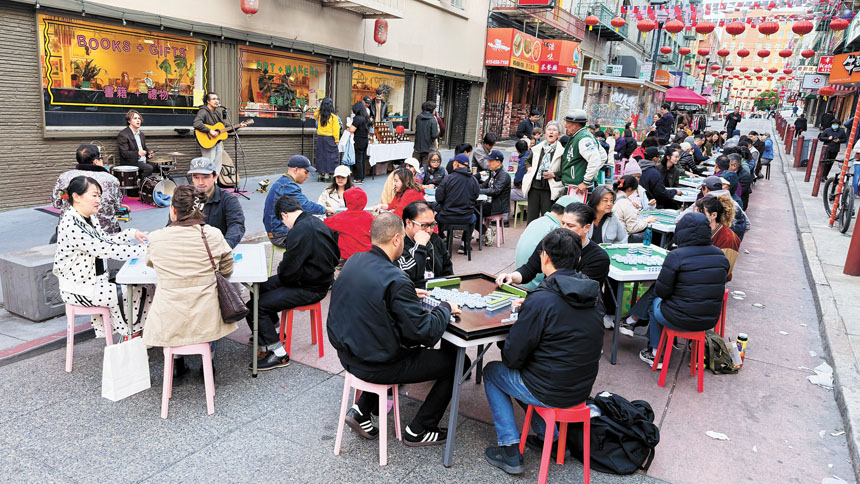 天后廟街變身「麻將街」。記者黃偉江攝