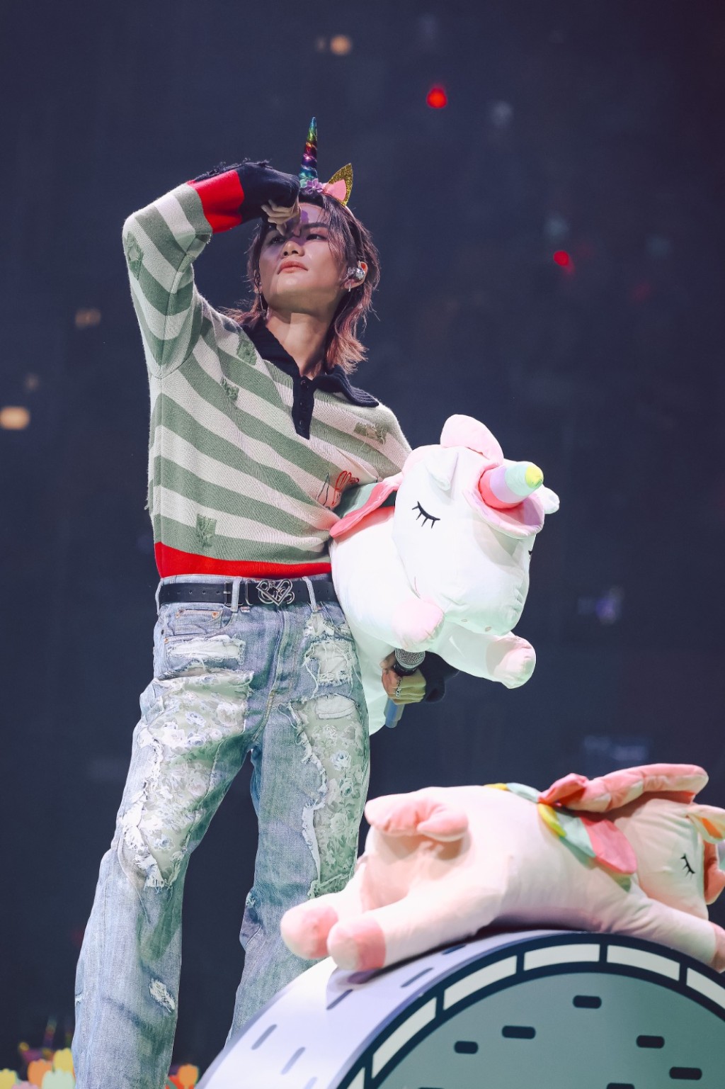 Jeremy帶領全場Unicorn戴上獨角獸頭飾。