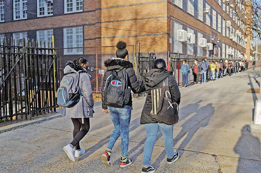 本學年上半年，學生停學次數顯著下降，而校園重罪襲擊案卻錄得上升。Anna Watts/紐約時報
