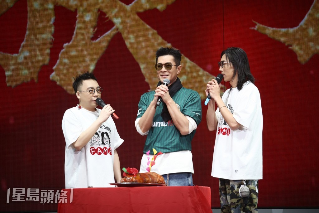 他笑著說:「我想這正好說明了什麼是棟篤笑:你們帶給他們歡樂,他們今天就『棟篤』在這裡支持你們。」