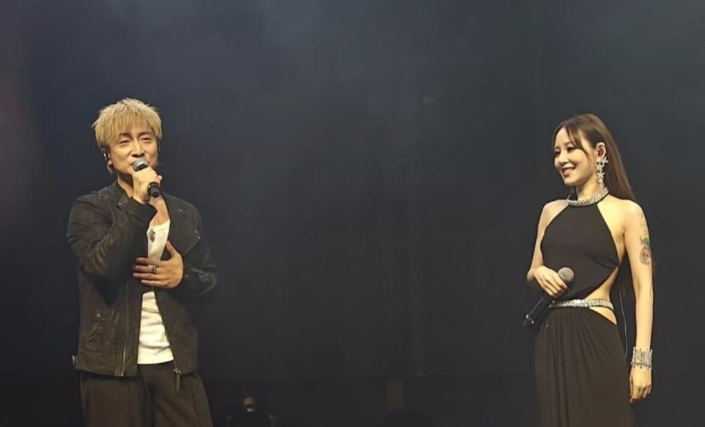 方力申早前在內地巡演時，曾安排與「高仿鄧麗欣」同台合唱。