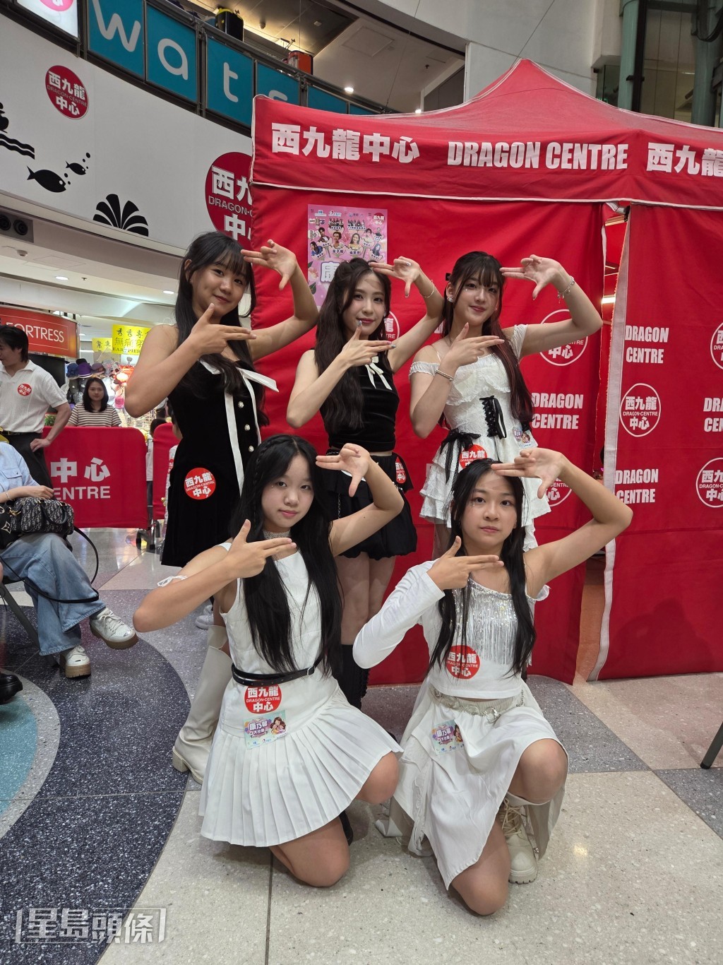 YS Team同樣不容小覷，成員包括LENNA.T、Soe、Mia、Kaily及Charmaine。