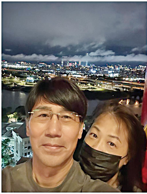 ■羅時豐曬出合照，老婆罕見正面入鏡。網上圖片