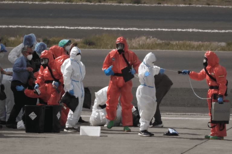 沙加緬度縣居民疑在南非航班接觸漢坦病毒 現家居隔離｜細說燊語
