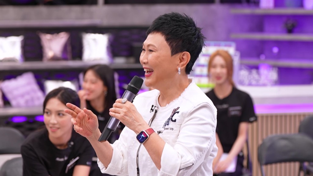 班主任陳潔靈展露歡笑。