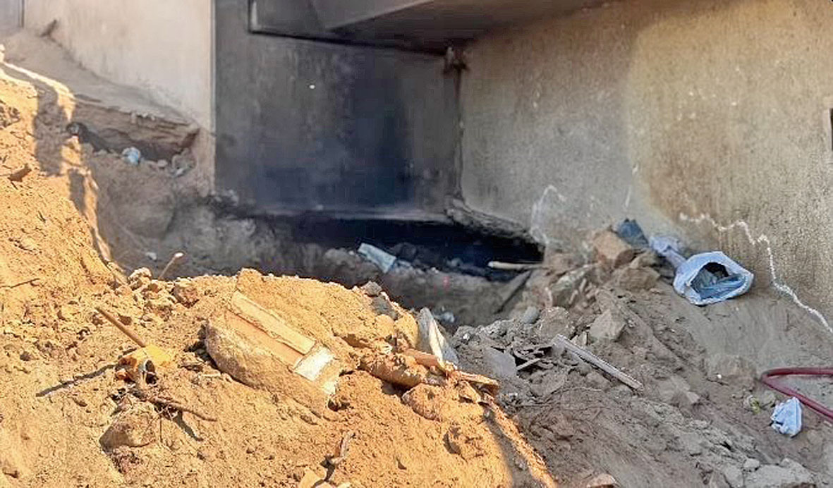 佛斯盧市中心高架橋地下電纜室發生火警，現場發現個人物品。佛斯盧消防局