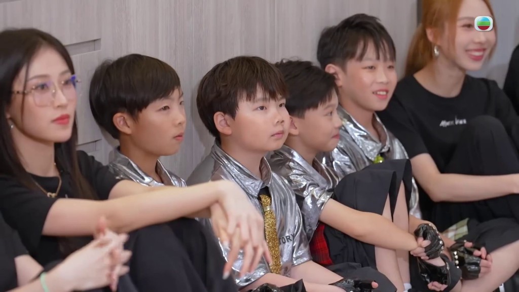 Mini Boys與《魔音女團》成員交流見面。