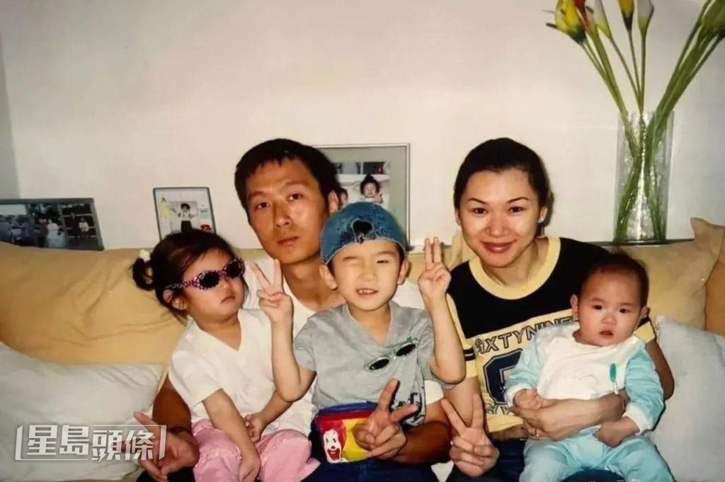 崔加寶於1995年嫁給晨曦足球隊班主周文曦後淡出娛樂圈,婚後育有三名子女。