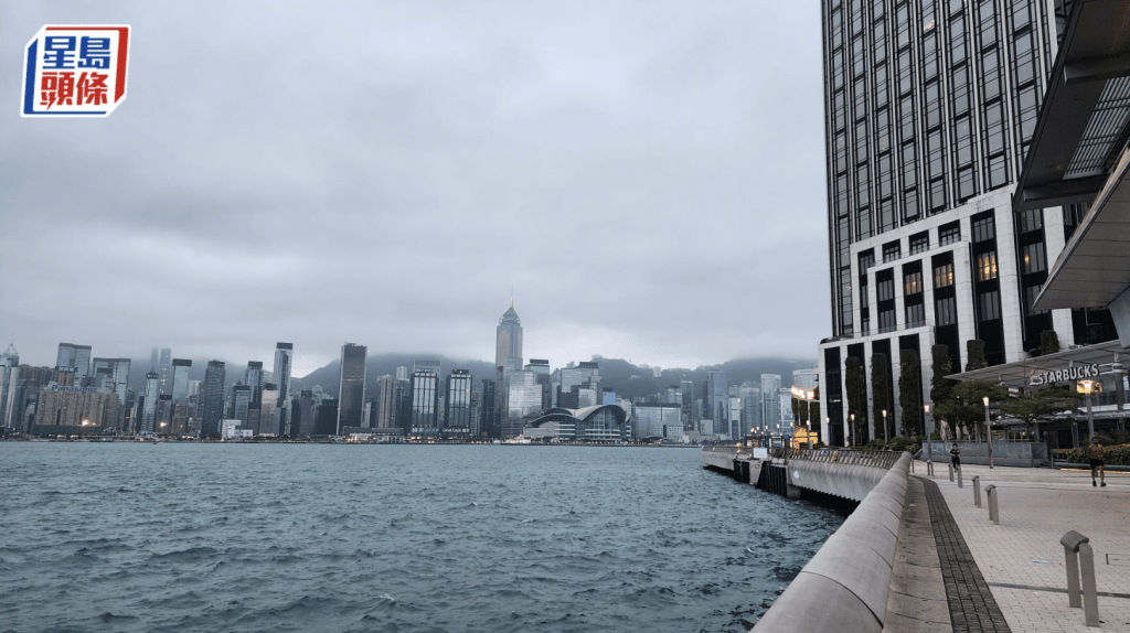 天文台預報今日天氣：多雲有驟雨，部分地區雨勢較大