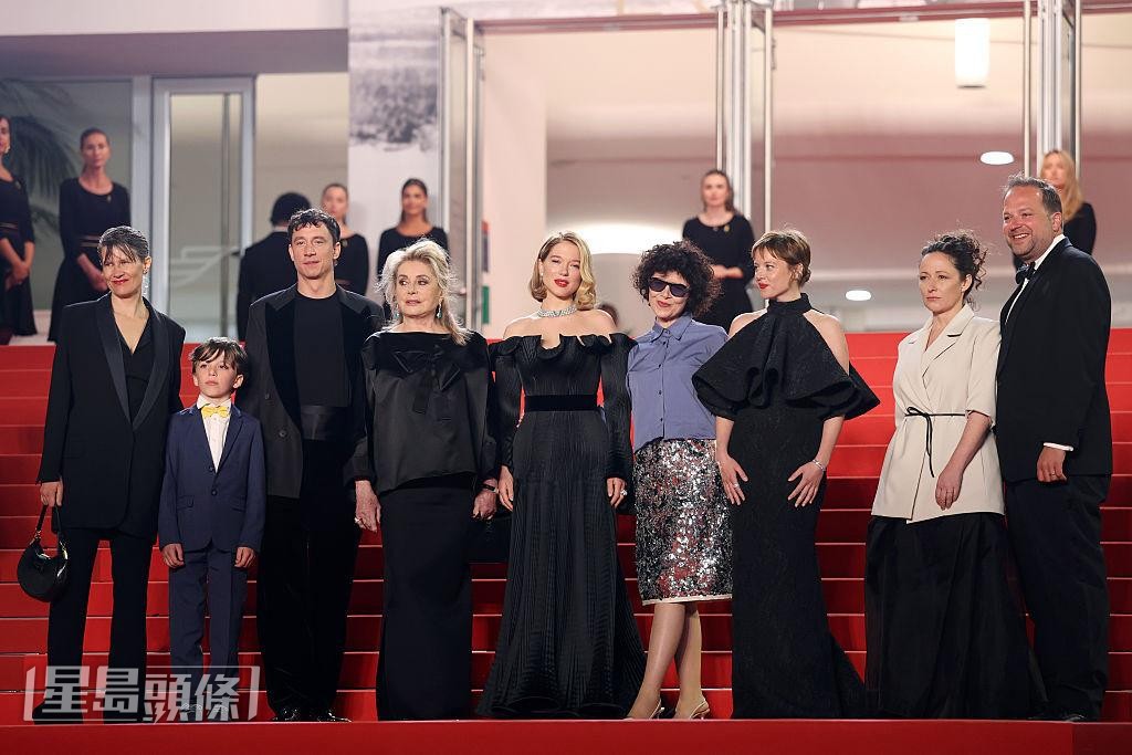 嘉芙蓮丹露與Lea Seydoux一同為電影《Gentle Monster》宣傳。