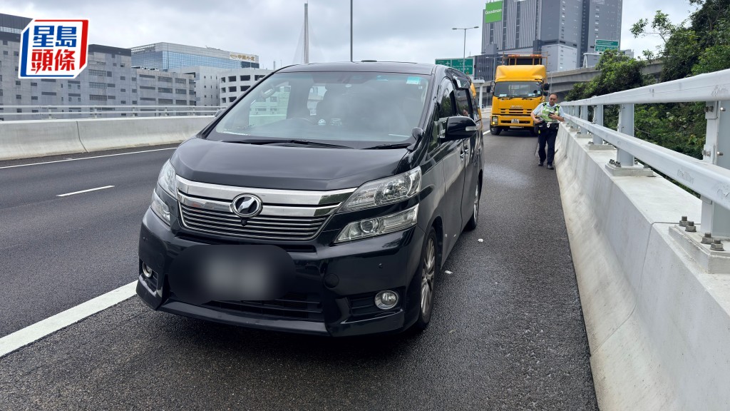 青沙公路司機車內昏迷 送院治理