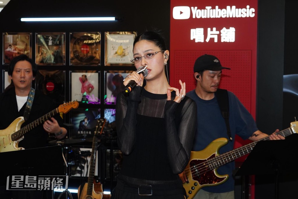 Amy Lo透露,演出時因耳機聽不到現場反應。