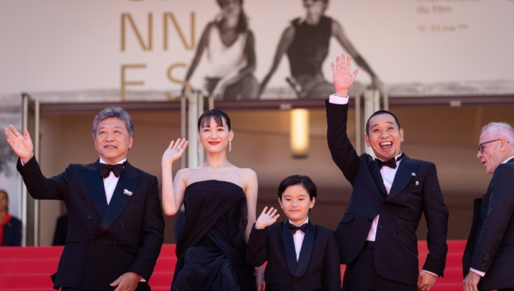 導演是枝裕和（左起）攜同綾瀨遙、桒木里夢和大悟，出席《箱中的羊》首映禮。