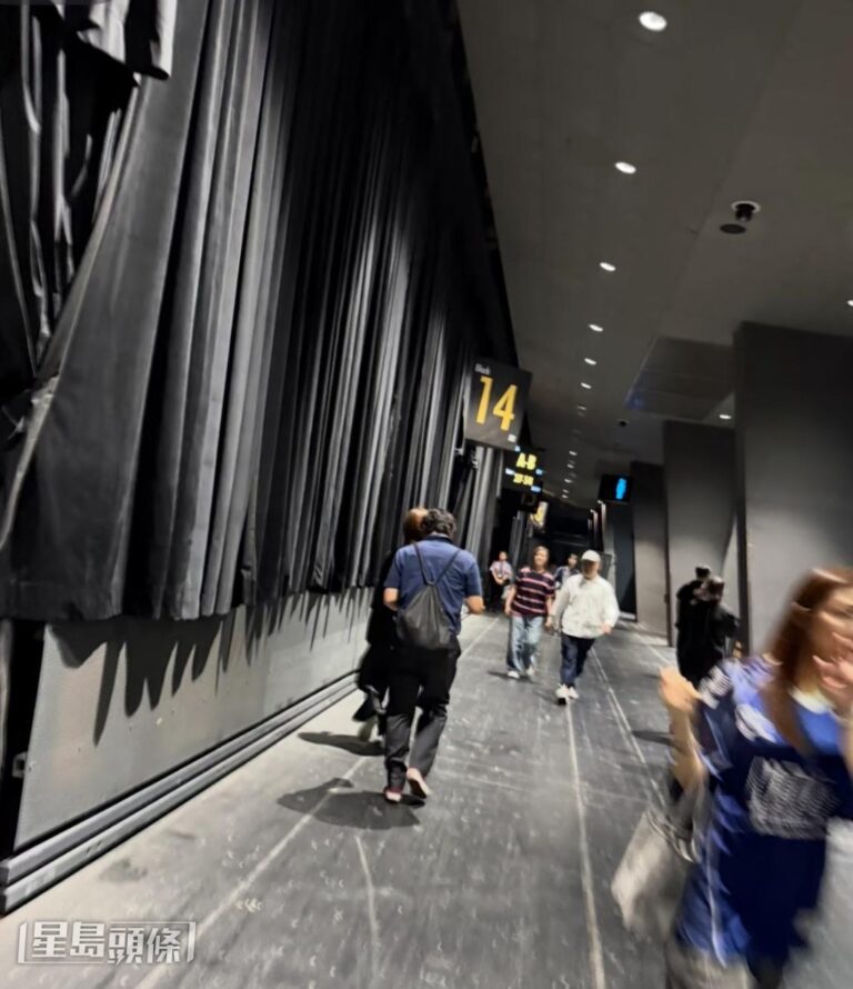 陳奕迅悄悄捧場女兒康堤首個大型音樂會 離場時親切回應小歌迷