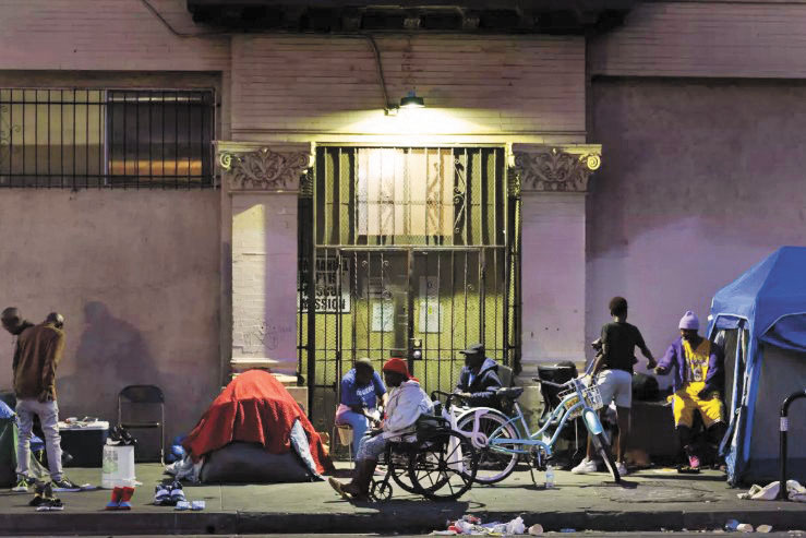 洛杉磯貧民窟居住著近四千人，是全縣無家可歸者最集中的地區。 洛杉磯時報