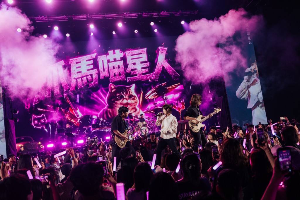 新歌《抓馬喵星人》首度公開演唱,小魏笑說熬夜的人都像活力十足的喵星人。