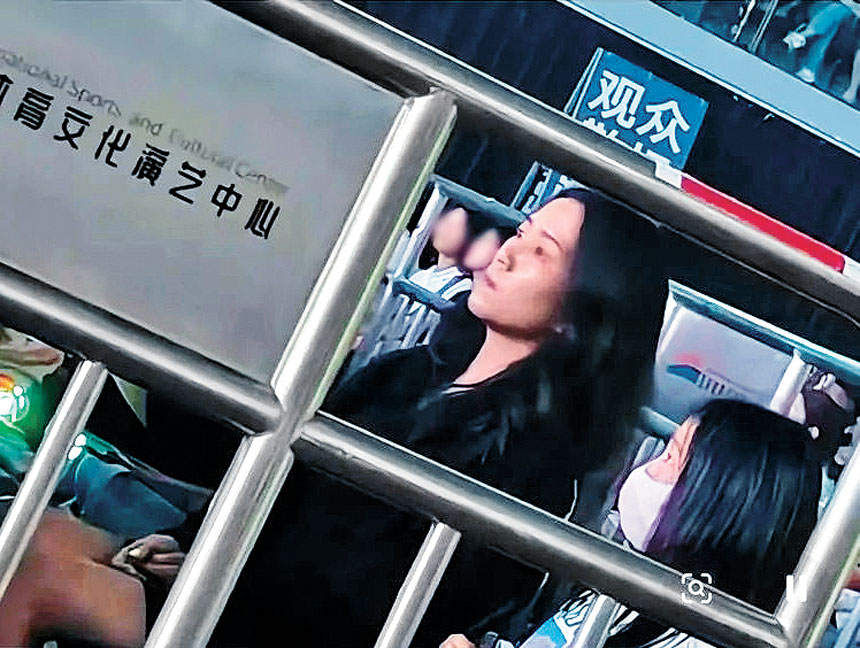極度低調的「天王嫂」阿Wing，今次竟然帶埋囡囡齊撐Leon。