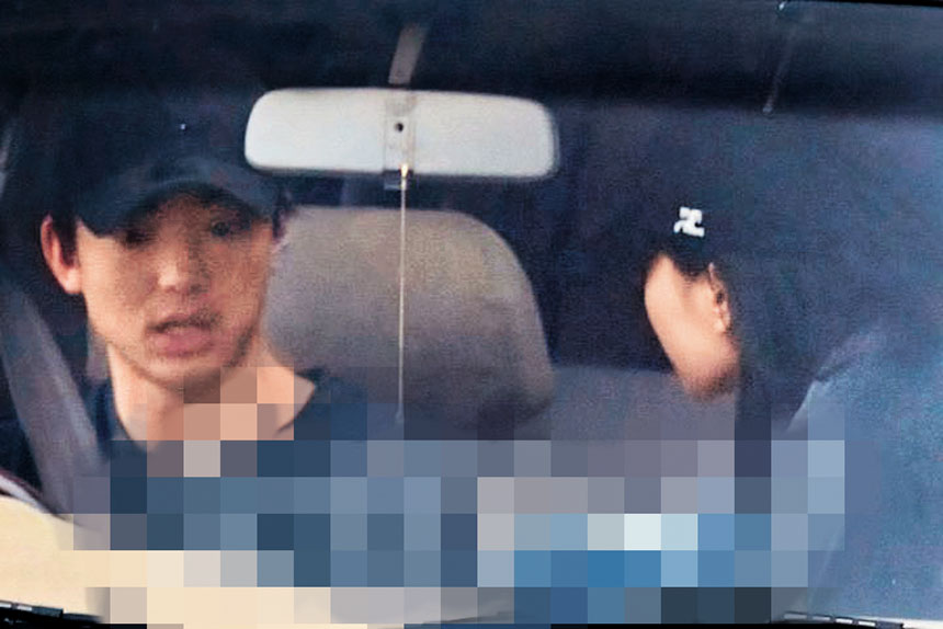 出口夏希5月中坐伊藤車回男方寓所，並過夜。