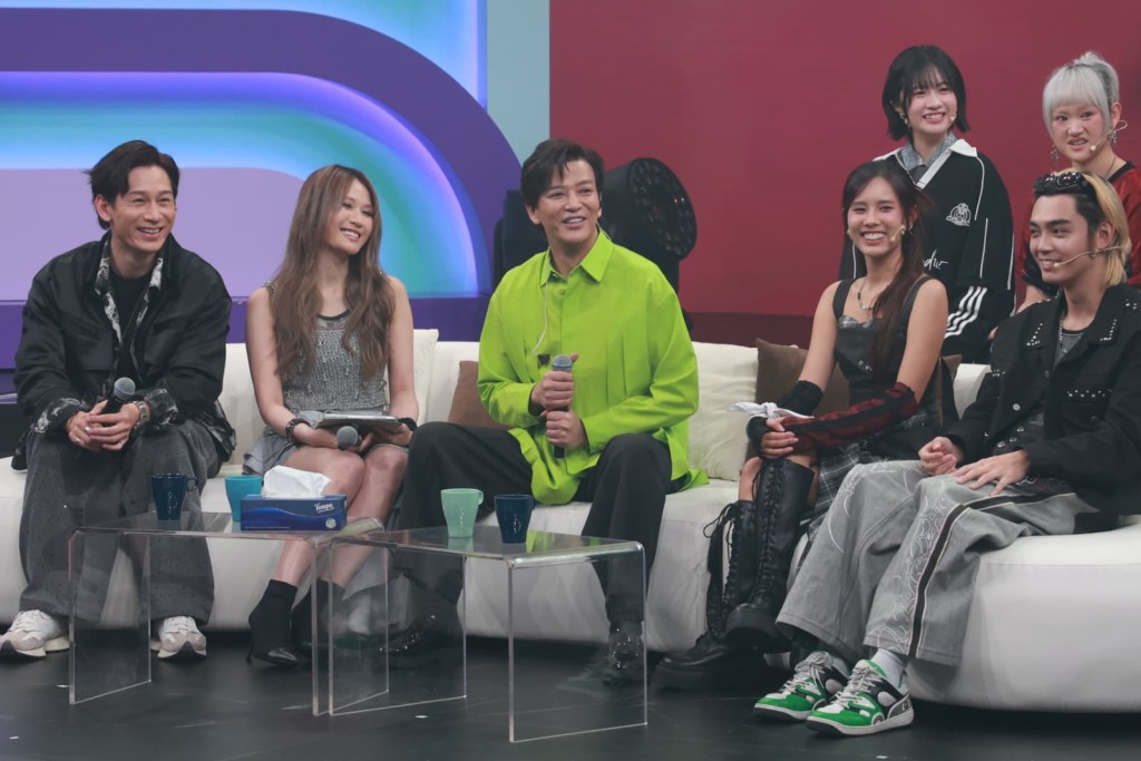 膝蓋扭傷曾一度讓陳曉東情緒低落,感到挫敗。
