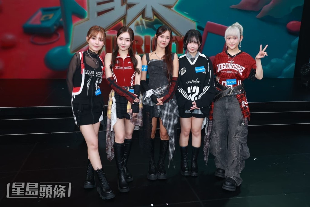 這是 Sica 首次參與如此正式且有規劃的電視直播節目。