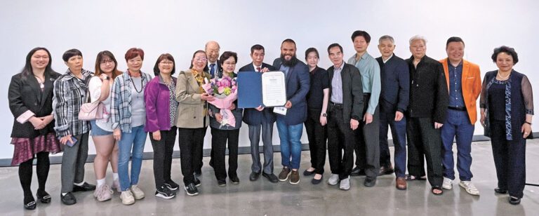 東華協會義工主任葉飛健被表揚