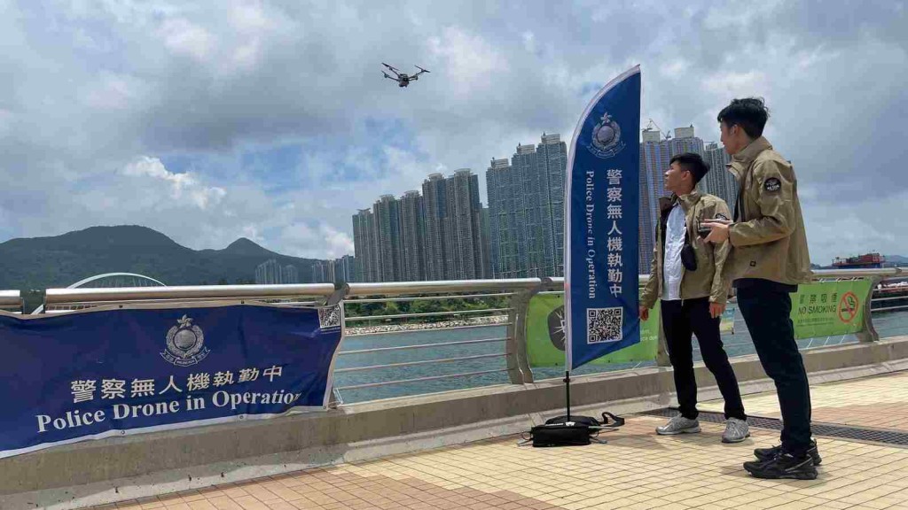 將軍澳警區出動無人機反罪惡 拘捕兩男並票控單車違例